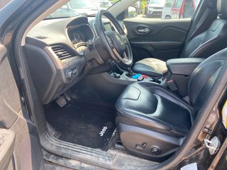2016 Jeep Cherokee Limited - Interior Front Seat Image